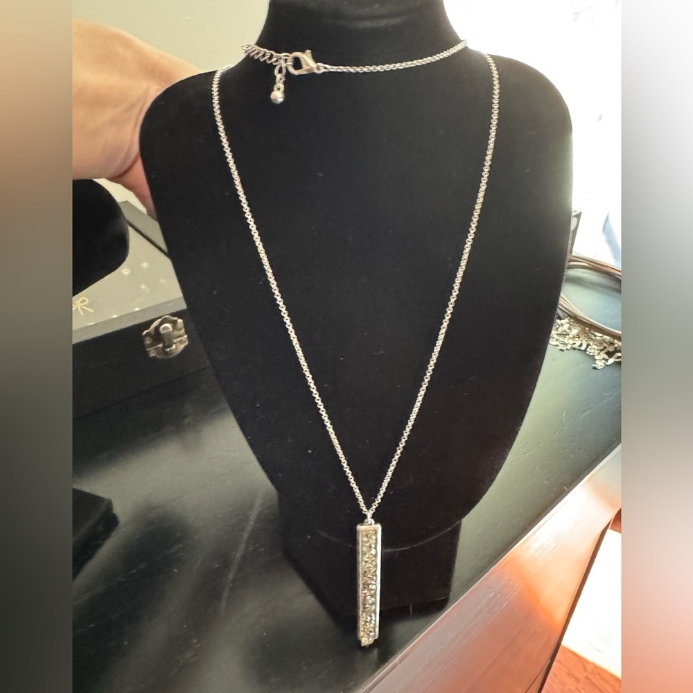 Silver Pendant Necklace- Like NEW